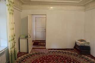 Гостевой дом Ibragim Guest House Arslanbob Односпальная кровать в общем номере для мужчин и женщин-6